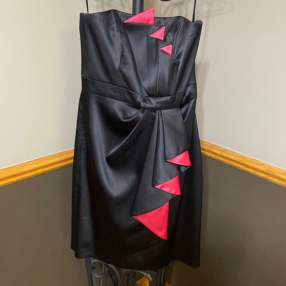 White House black market black and pink strapless dress size 2 - Picture 2 of 6
